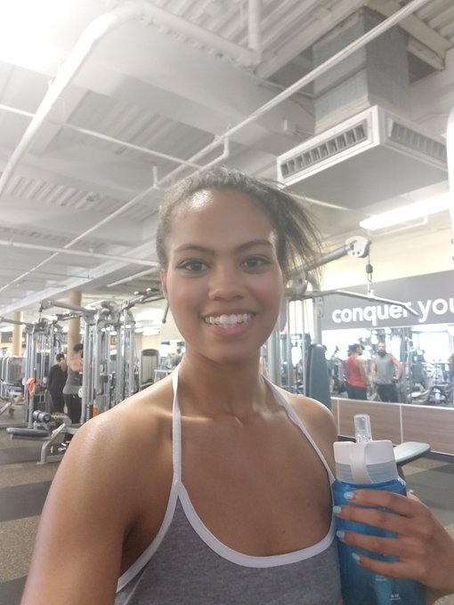 Working out at the gym doing leg day today! 🏋️&zwj;♀️ @teambrian2016 #FridayFeeling #Workout #workoutmotivation<a href="/tag/workout"class="tags"><span>#workout</span></a><a href="/tag/healthy"class="tags"><span>#healthy</span></a><a href="/tag/sexy"class="tags"><span>#sexy</span></a><a href="/tag/fridayfeeling"class="tags"><span>#fridayfeeling</span></a><a href="/tag/worko"class="tags"><span>#worko</span></a>