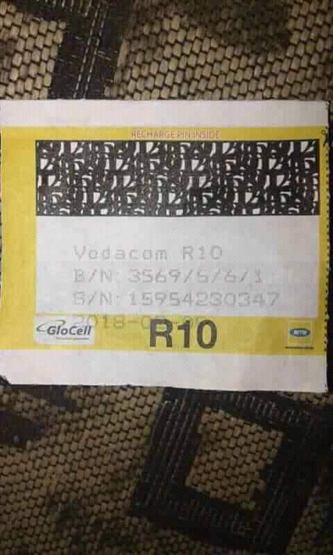 Bitsi0's tweet photo. I didn't know that SA Mobile Phone Network are friends and family. @Vodacom @MTNza https://t.co/3ZAFTTpOsh