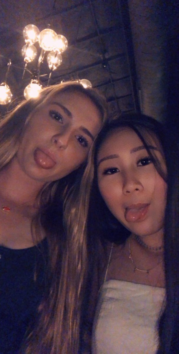 danasung1's tweet photo. happy birthday kels!! love you so much(: OU is lucky to have you❤️☝🏼 https://t.co/4YCJzDL7Hx