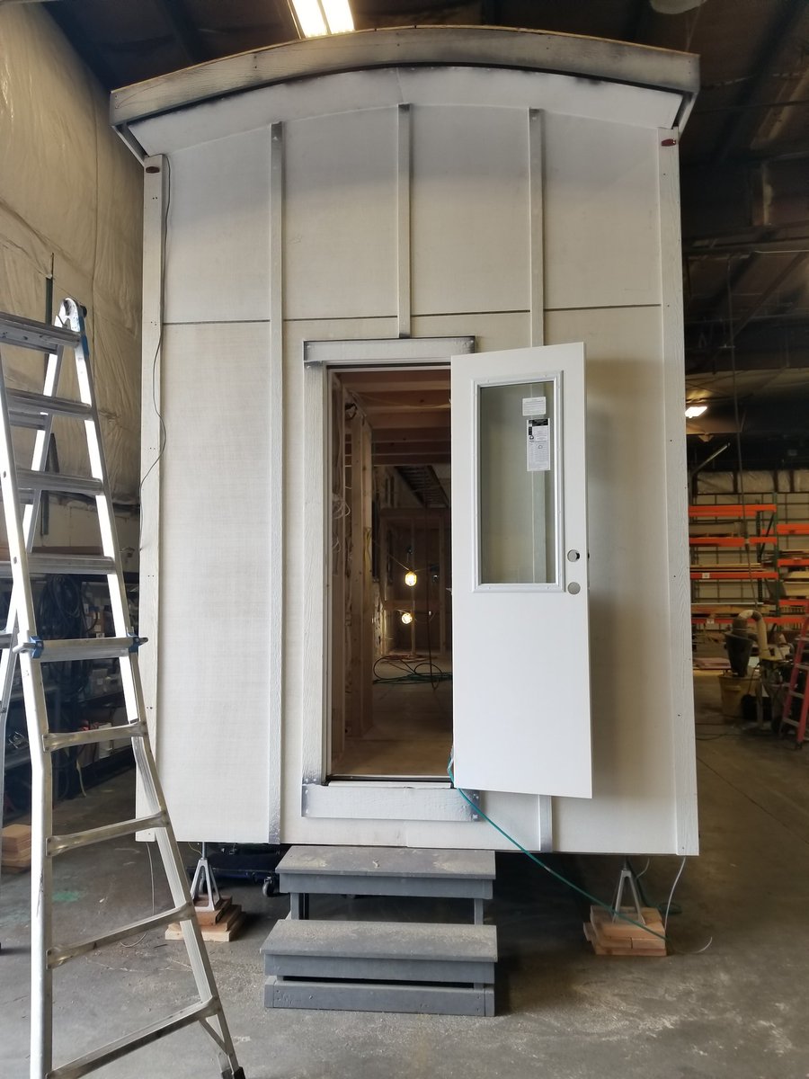 seattletinyhome's tweet photo. Love the new roofline! #tinyhouse #tinyliving #THOW #pnwtiny https://t.co/HF4kPwOovX