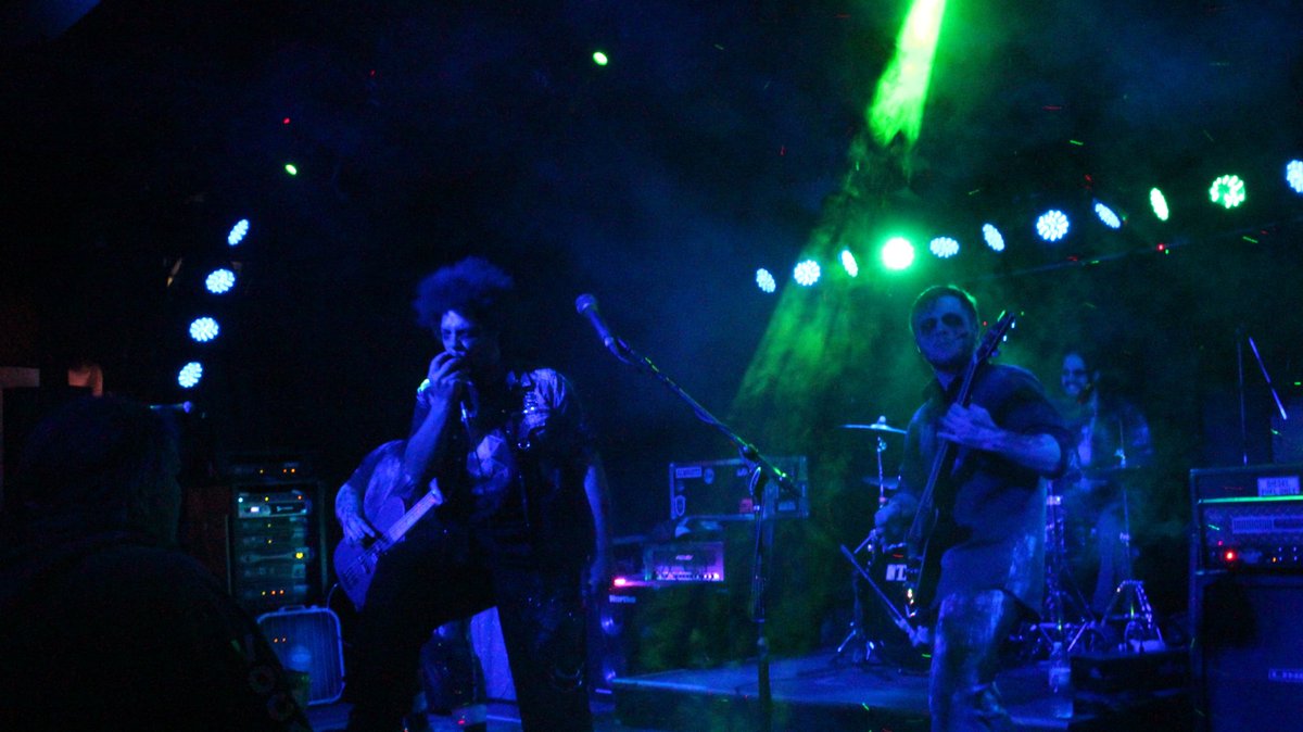 EOD will be making it's first trip to CT tomorrow! Join the mayhem at Cook's Cafe in Naugatuck and raise some hell with us or if you want to see a kick ass live performance! Must be 21 and older and tickets are $10 at the door. See ya soon CT \m/ #livemusic #heavymetal #touring