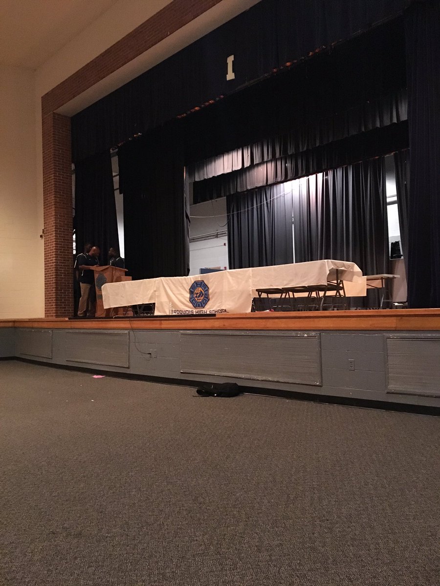SportsTownDan's tweet photo. Hanging out at Iroquois High where 8 kids will commit to play college football. But that's far from the real story. More at 5 https://t.co/KEnOyPk3BS