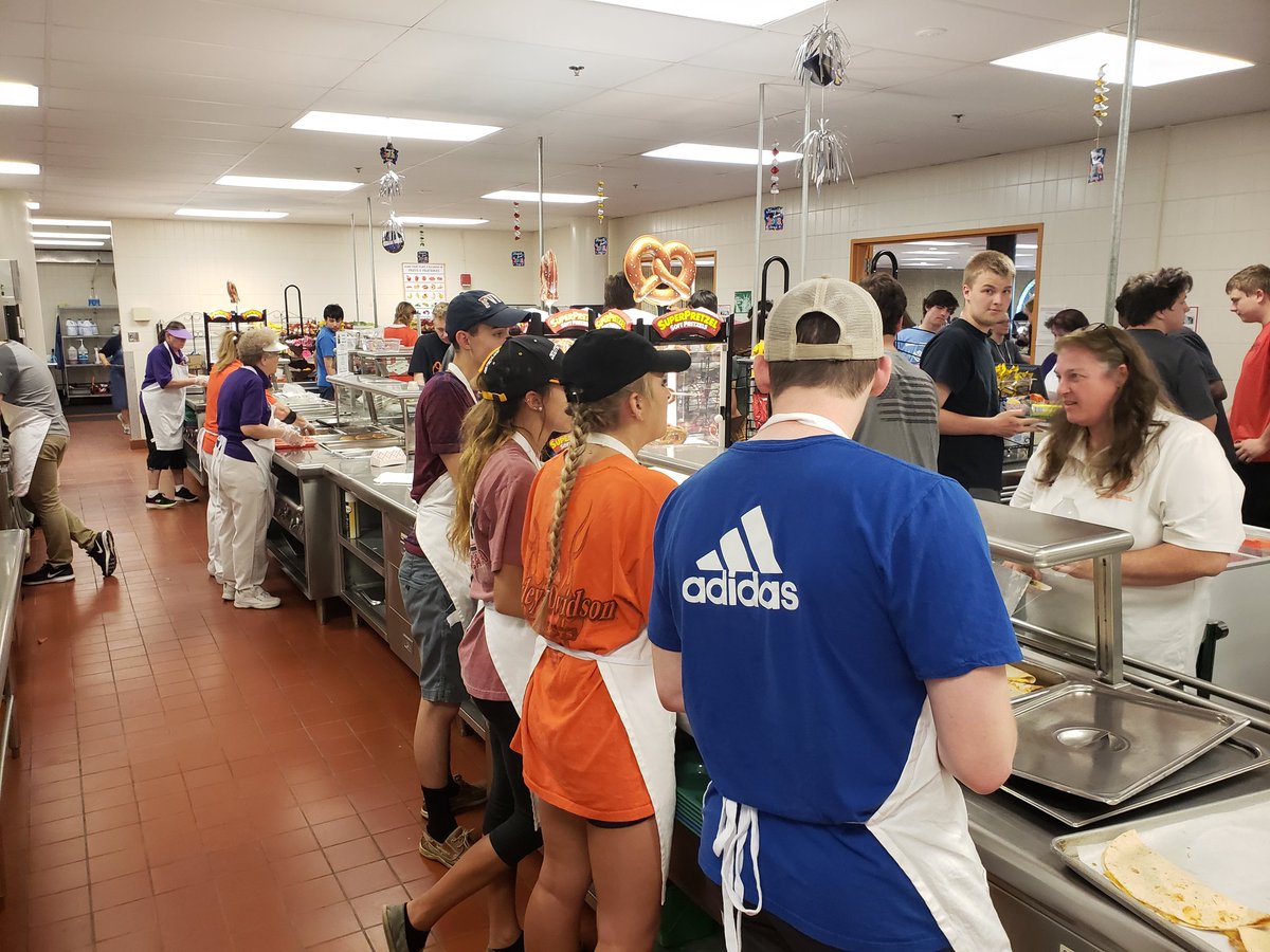 HCPS_CTE's tweet photo. FHS Culinary Students hard at work. Planned, prepared and produced a lunch for FHS. Thank you to Ms. Mason and her students. #CTE @Maryland_CTE @HCPSchools @MrClemmer https://t.co/6agXWlUXJM