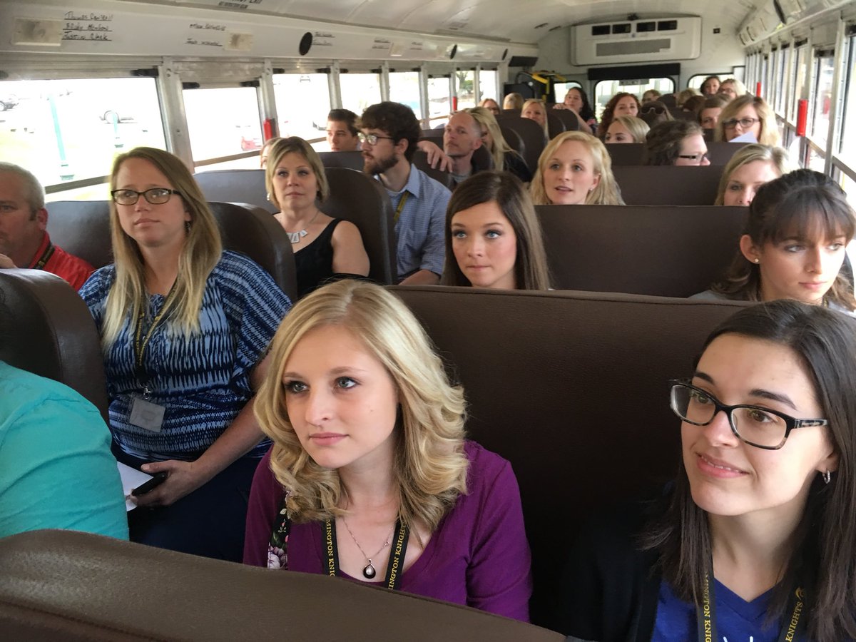 slwilliams18's tweet photo. Welcome to all our new staff members ... hope you enjoyed the tour.   😊 #KnightsR7 https://t.co/ctWpEleyHS