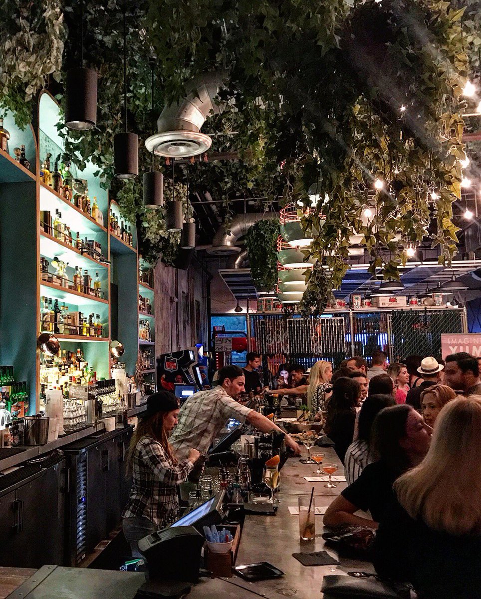 CulturedLocal's tweet photo. Amazing time last night at @Foodiechats 7th Anniversary Party! #foodiechats #7yearmiamievent #foodies #foodie #party  #miamifoodie #miamiblogger #southfloridablogger  #miamiinfluencer #foodblogger #foodbloggers #deliciousfood #refreshing #drinks #networking #miami #southflorida https://t.co/db2hY1380e