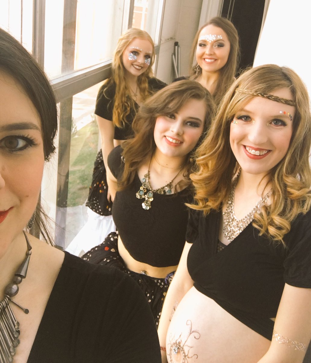 DarlaFrench's tweet photo. Show about to start! Come dancing over the rainbow!! Booth Auditorium #bellydance #professormarvel https://t.co/grwNkatEFW