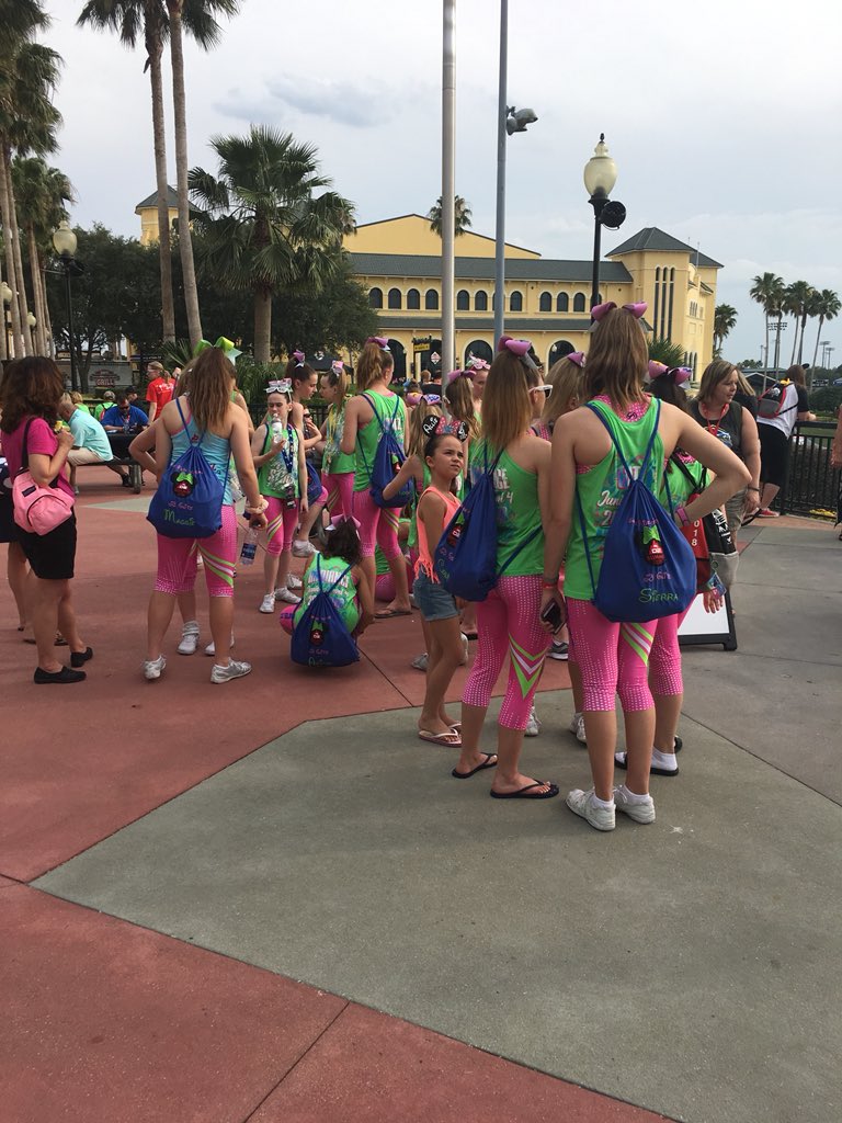 ShoreprideS's tweet photo. Shore Pride All-Stars J3 GLITZ heading to practice at the #D2Summit18 @ESPNWWOS #shorepridestrong #smallgymstrong πππ https://t.co/cZmiQwMeQs