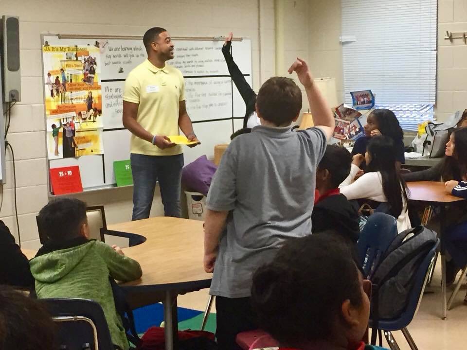 T0nyT0niT0ne's tweet image. Had an awesome time at Southern Hills Elementary School with my At&amp;amp;t Squad! #JuniorAchievement #MidStatesProud #D3rty$outh  #PowerCentral #TheU