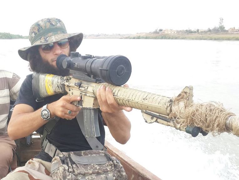 Q_FAR1's tweet photo. In Mosul is 't alle dagen Karnavul.
#PartijIslam https://t.co/vxNrqCFZXi