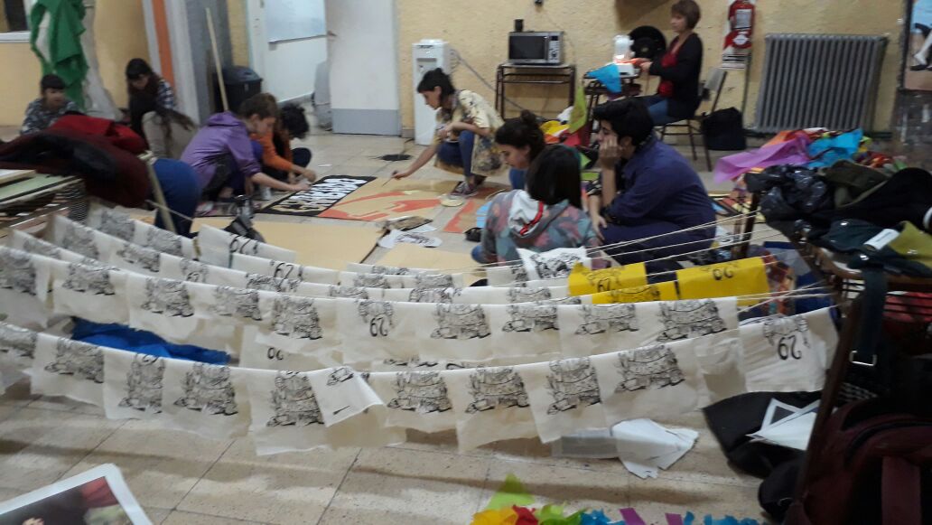 STOPUNICABA_MB's tweet photo. Jornadas de creación pre festivalazo! 📢🎨 #festivalazoporlosprofesorados #festivalazoporlos29 #festival
Soñamos,creamos, luchamos
#NoALaUniCABA https://t.co/LapMJxTDKV