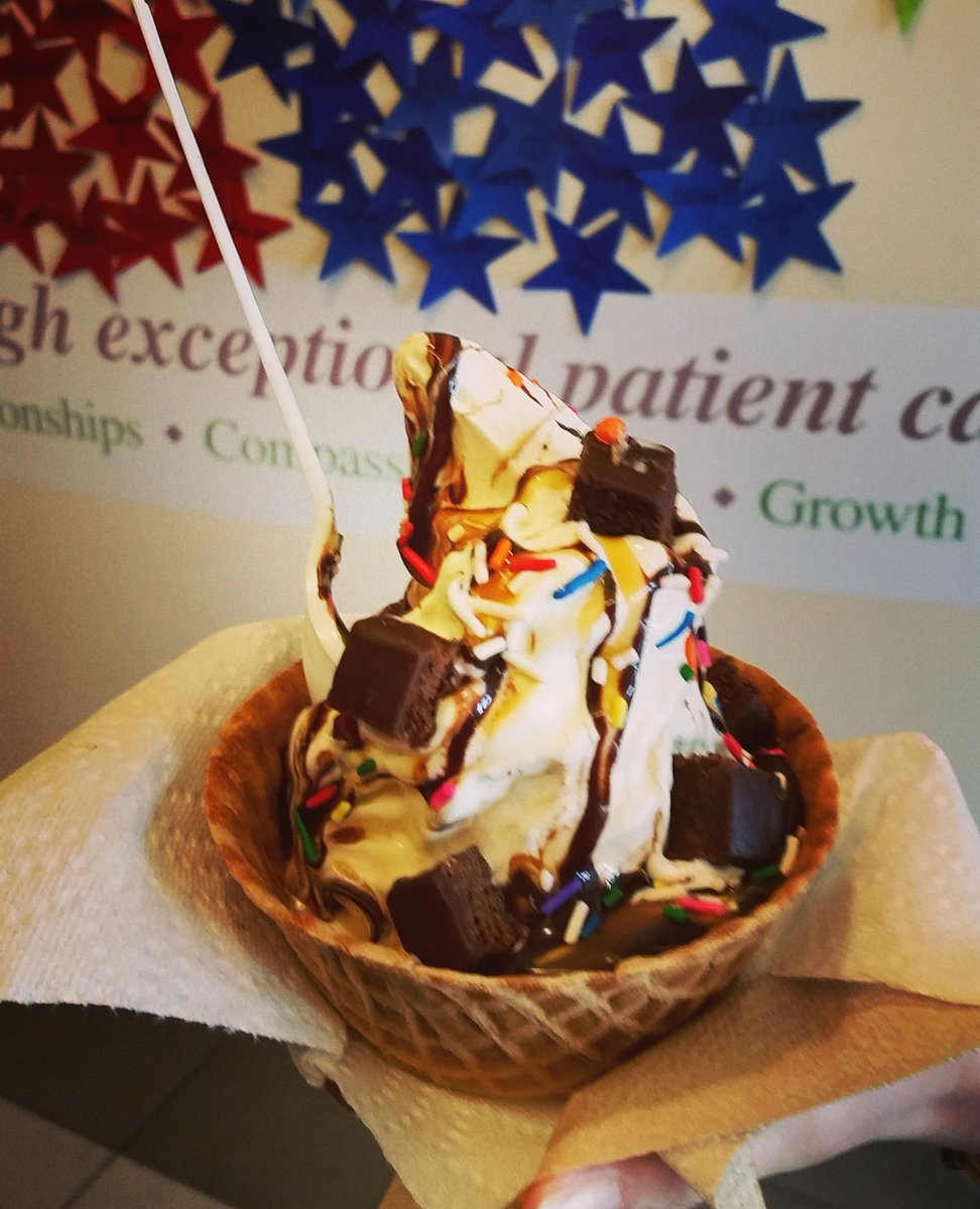 ctochange's tweet photo. Well, that escalated quickly... #icecream to celebrate #NursesWeek! #nurselife #hospitallife #foodtruck #foodporn https://t.co/ShJR6qygrp