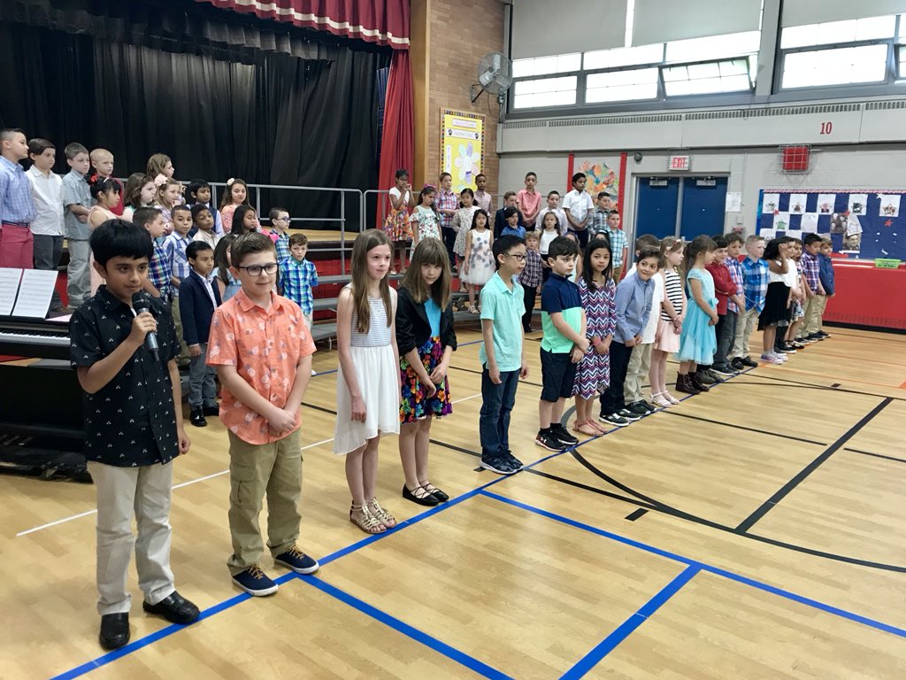 Principal_RC's tweet photo. To kick off Mother’s Day weekend - here are some of the pictures from our second graders Mother’s Day Tea performance!  We hope all the Mom’s in our community have a wonderful weekend and know how much they’re appreciated!  Part 2 https://t.co/LSJANlBunj