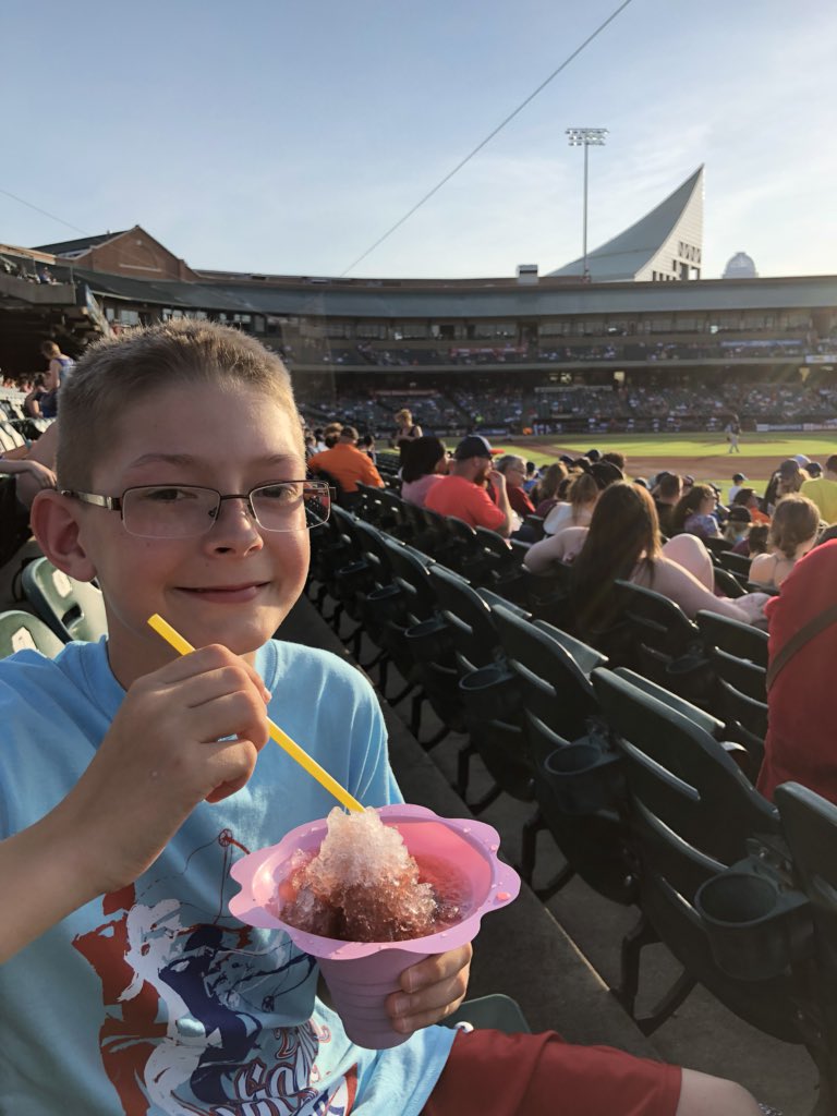 PaulusAmyR's tweet photo. Slushees at #batsbaseball https://t.co/Gj14vQMqXu