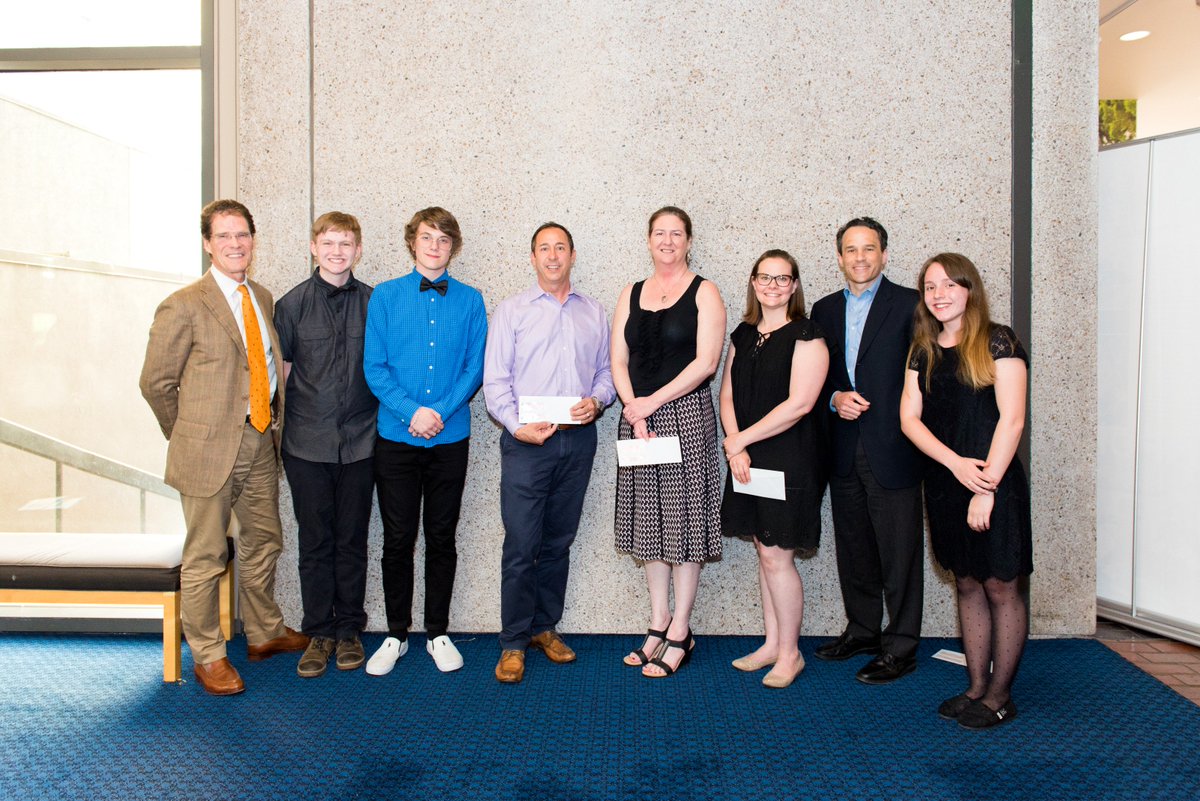 Honored to have been among those chosen to receive funds through <a href="/SchnitzerCARE/">CARE Foundation</a>'s awesome <a href="/CommuniCareOR/">CommuniCareOR</a> program. Huge thanks to Lincoln High School's CommuniCare Committee for choosing to fund our Pharmacy Bridge program!