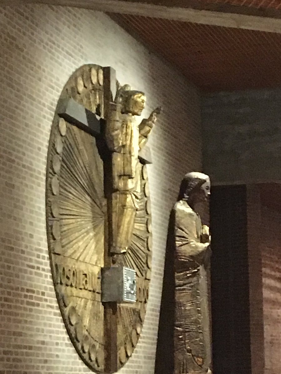 catezaragoza's tweet photo. Comienza el @EONEZGZ como culminación del #EncuentroDiocesanoConfirmandos con @Arzobispo_ZGZ @ArchiZaragoza @SeminarioZgz @ZgzPj https://t.co/vKEFyNYjcl