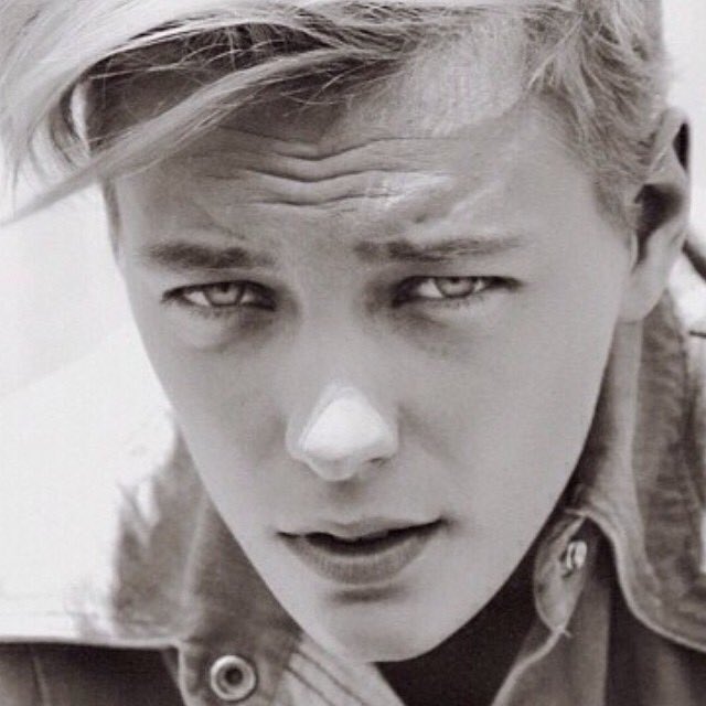 arducant's tweet photo. Happy Birthday! #icon #erikalinder https://t.co/Ij11lZBMwR