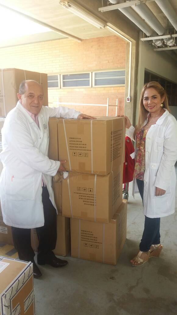 benitocapri's tweet photo. 1.- El Pdte. @NicolasMaduro en pro a la Salud, envía a través del @MPPSalud desde almacenes del SEFAR, dotación de insumos médicos al Zulia, son enviados directo al centro de salud https://t.co/1o6WM9aY5p