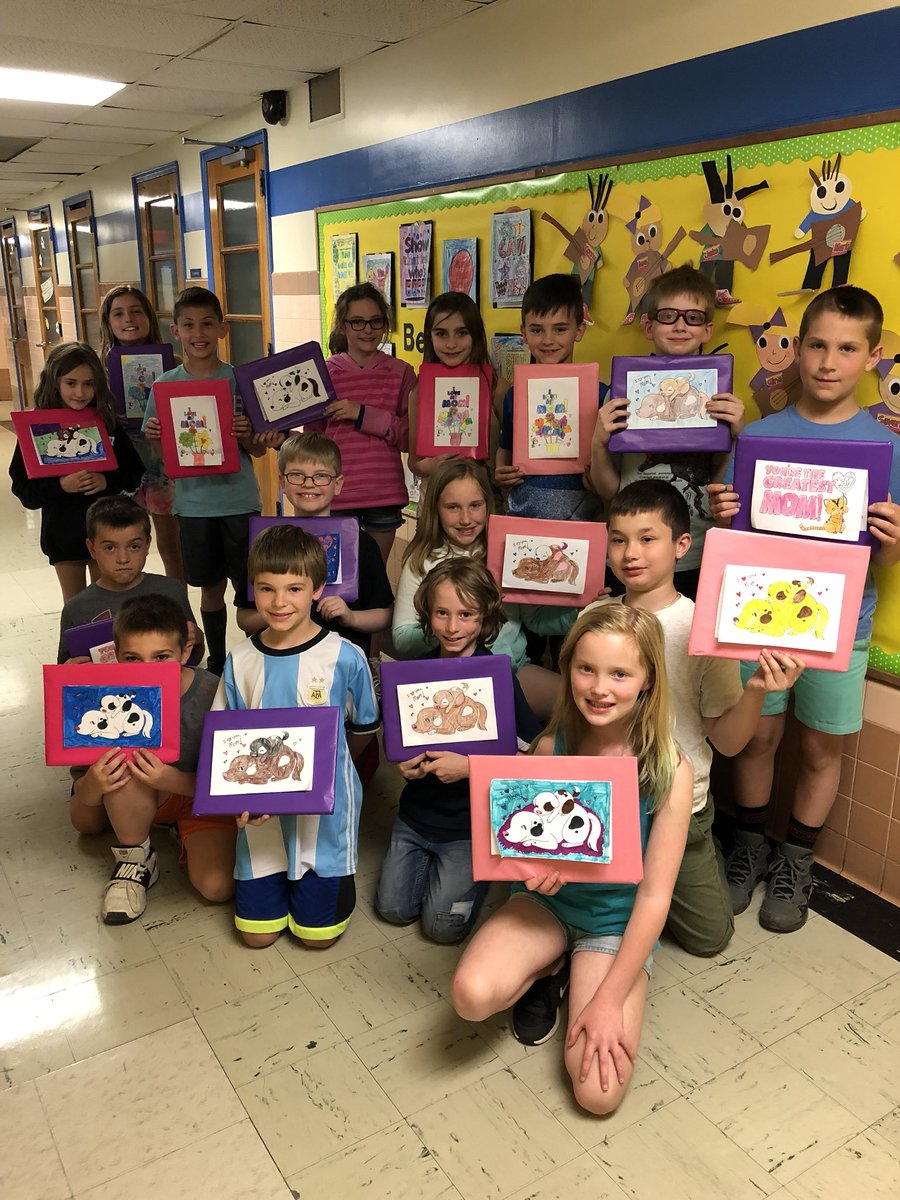 ShannonRicker28's tweet photo. Our Third Graders are rockin’ their cursive writing! @Sharonawest06 @MrsJVMiller Happy Mother’s Day from PK! 🌸 https://t.co/j8kqNr6TWR