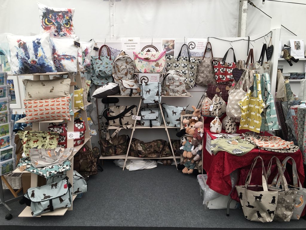 Country Bags and Moore tweet media