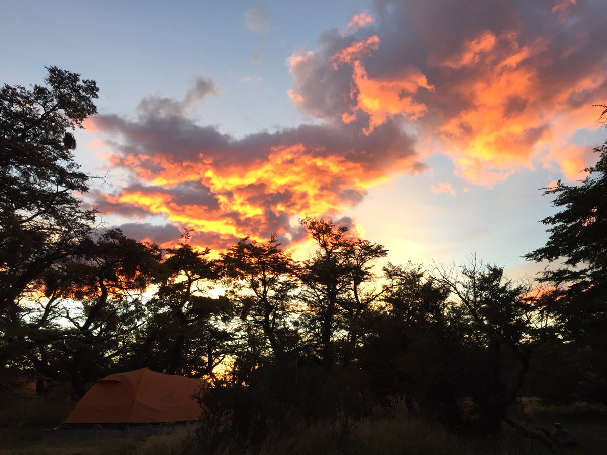 PetiteonBoard's tweet photo. If you are in Patagonia, gear up and do the W Trek. #noregrets #ttot #torresdelpaine #chile #girlswhohike #mochilera https://t.co/w5zauqs0uh