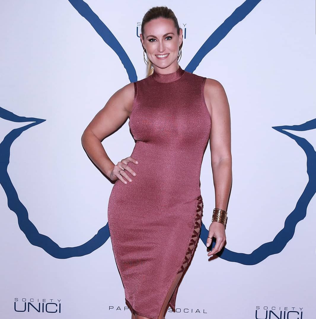 VanessaCater's tweet image. #Flashback ...get it, coz I'm Flashing my back... side... Never Mind 😒
#ImaDork #Isquat #Imean #Duh 

📷 @TwistImages
@UniciCasa #SocietyUnici
instagram.com/p/BipYItPFxiK/