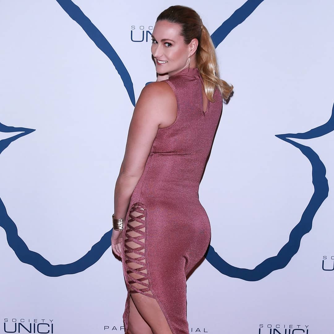 VanessaCater's tweet image. #Flashback ...get it, coz I'm Flashing my back... side... Never Mind 😒
#ImaDork #Isquat #Imean #Duh 

📷 @TwistImages
@UniciCasa #SocietyUnici
instagram.com/p/BipYItPFxiK/