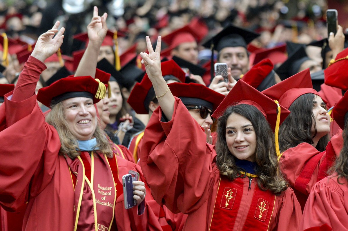 vidcrane's tweet photo. #USC #Trojans commencement Friday brings honorary degree to #LAPD chief #CharlieBeck and actor #ForestWhittaker https://t.co/XRI1lcI8Uu