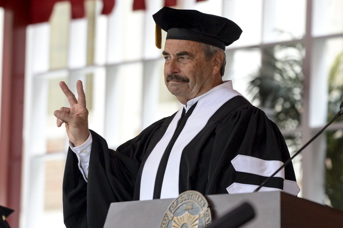 vidcrane's tweet photo. #USC #Trojans commencement Friday brings honorary degree to #LAPD chief #CharlieBeck and actor #ForestWhittaker https://t.co/XRI1lcI8Uu