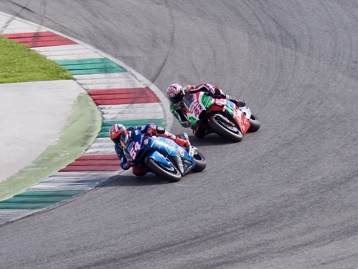 PullaraRosy's tweet photo. @MattiaPasini grande Paso, oggi tenevi dietro anche Espargarò 👍🏻👍🏻#MugelloTest #motogp ❤️ https://t.co/M4YyZSy1Iw
