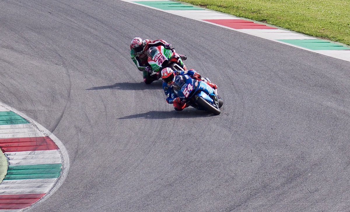 PullaraRosy's tweet photo. @MattiaPasini grande Paso, oggi tenevi dietro anche Espargarò 👍🏻👍🏻#MugelloTest #motogp ❤️ https://t.co/M4YyZSy1Iw