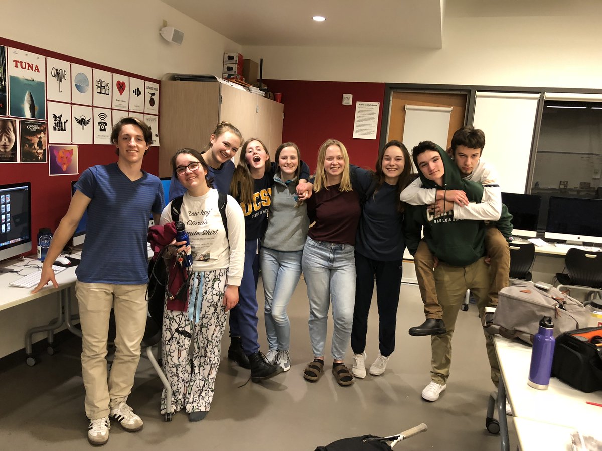 Steven’s newspaper staff poses in the lab in April 2018. The key to teaching is figuring out what your students need, and then doing everything you can to meet that need. Teachers who can do that create magic. #soulteachers   ow.ly/K3gI30jUvL8