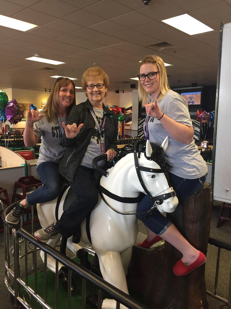 reddingschool's tweet photo. Mrs. Klakamp's Class had a blast at Chuck E Cheese's today! #StingersUp #ReddingRocks https://t.co/JYxneFwKVo