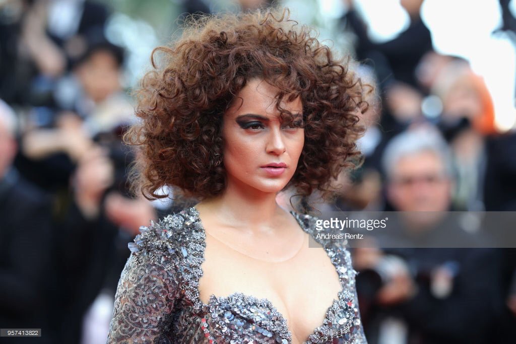 KanganaTeam's tweet photo. #QueenMagic at #redcarpet at #Cannes2018
#KanganaAtCannes #QueenAtCannes #GreyGooseLife @greygooseindia https://t.co/V86G4zjM7l