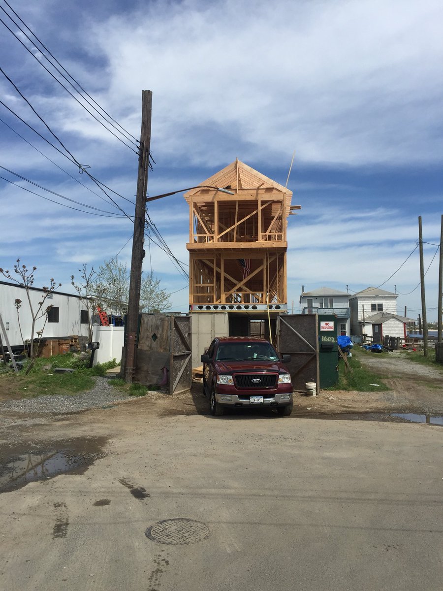 TimmyTubbs's tweet image. @jamesytubz Hey @walt_capece, what time is inspection? #bcny #jamaicabayliving #FUSandy #thatusedtobemycourt 🏀