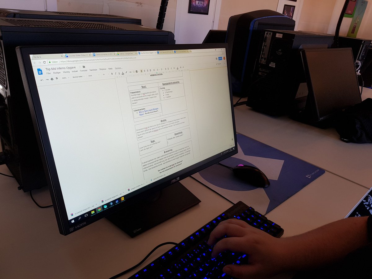 Der blev knoklet i dag på kurset, da både øvelser og playbooks tog form og blev udviklet. Kursisterne er pisse seje, og valgte at bruge yderligere flere timer på at arbejde med analyse og playbooks efter dagens program var overstået! 😍