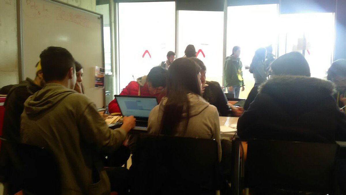 DiiazM's tweet photo. #YoReinventoMiCiudad #MediAtico #Hackathon ¡Trabajando! 😃 https://t.co/F8QGTvMASP