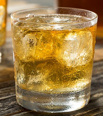 Get into that #FridayFeeling with a new "Family Tradition" 😉 Check out the recipe for this delicious #whiskeycocktail and get ready to start your weekend off right: rebeccacreekdistillery.com/recipes/family…