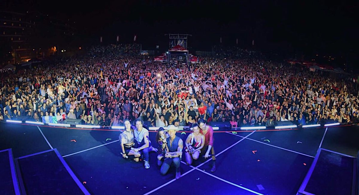 marianagarza70's tweet photo. GUATEMALA
10 DE MAYO 2018
CONCIERTO 47
#TourJuntos💙💛
EL AMOR QUE GENERA LA MÚSICA. GRACIAS A CADA UNA DE LAS PERSONAS QUE NOS PERMITEN VENIR Y CONECTAR @juanmonge06 #asaPROMOTIONS 
GRACIAS GRACIAS GRACIAS  A TI, QUE VINISTE A LA FIESTA!GRACIAS GUATEMALA https://t.co/dAVBeMirKc