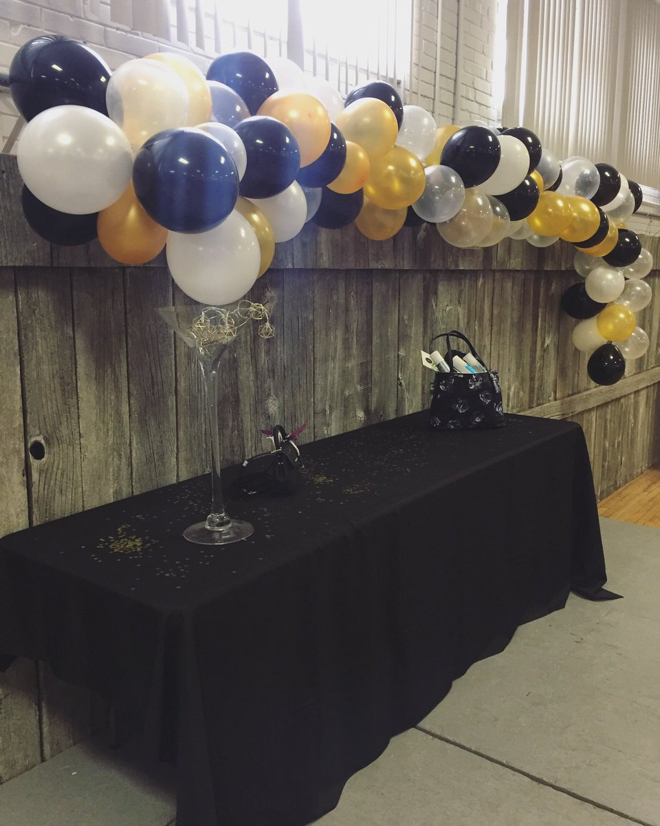 ListyKinettes's tweet photo. We hope you’re all excited for Ladies Night tonight fundraising for the renovations towards the Kin Station. We can’t wait to see you all in a few hours 🥂🍾💕 #listykinettes #bubbly #eleganttheme https://t.co/hJEfDaG4aJ
