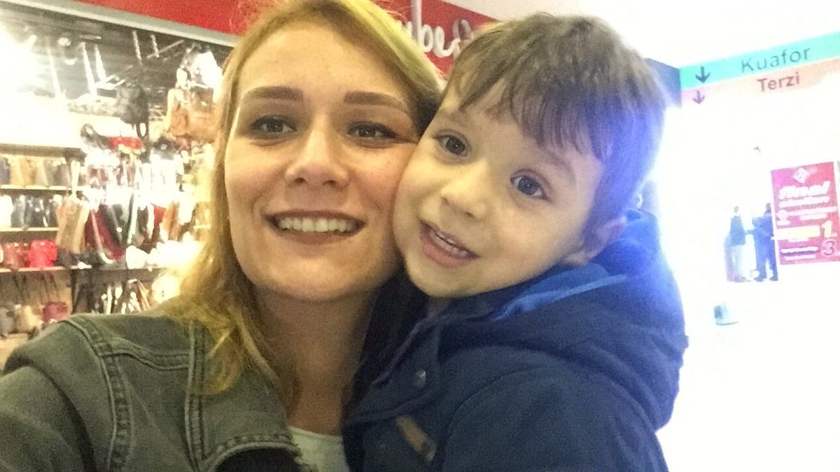 BurcinDincSobay's tweet photo. Anne, evladına sarıldığı anda her yer her şey #sevgiyedönüşür https://t.co/tFEz5OZzCB