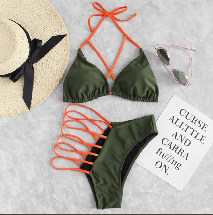 TatiOnYourRadio's tweet photo. I see anyone’s teen daughter (under 18) wearing this, I’m tellin!
#snitchmode https://t.co/DBdMWzCVc1