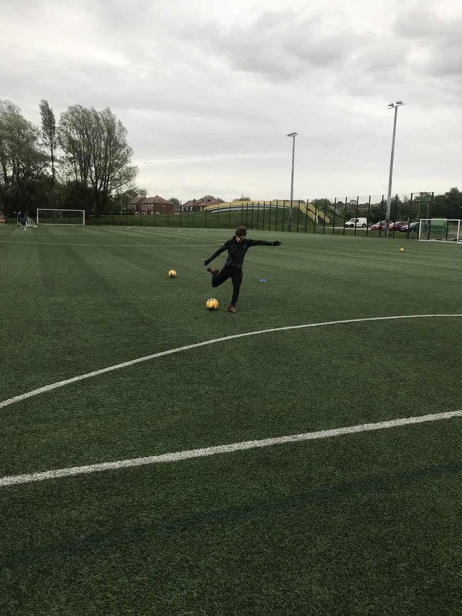 RaiseYourGameSC's tweet photo. Brilliant finishing session this evening, being really composed and clinical in front of goal #RaiseYourGame ⚽️ https://t.co/7p0xCUCYoX