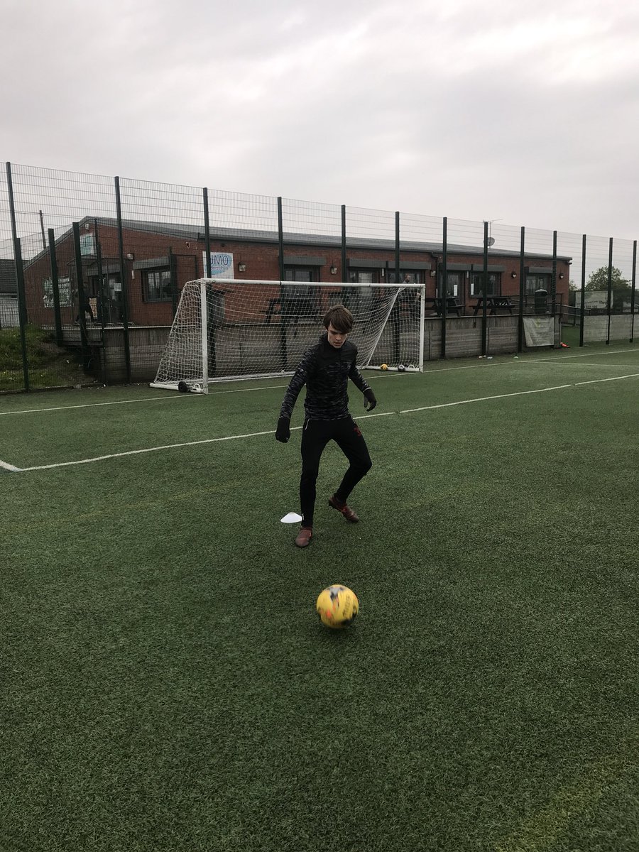 RaiseYourGameSC's tweet photo. Brilliant finishing session this evening, being really composed and clinical in front of goal #RaiseYourGame ⚽️ https://t.co/7p0xCUCYoX