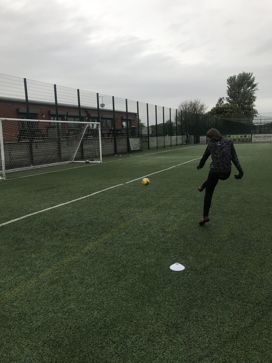 RaiseYourGameSC's tweet photo. Brilliant finishing session this evening, being really composed and clinical in front of goal #RaiseYourGame ⚽️ https://t.co/7p0xCUCYoX