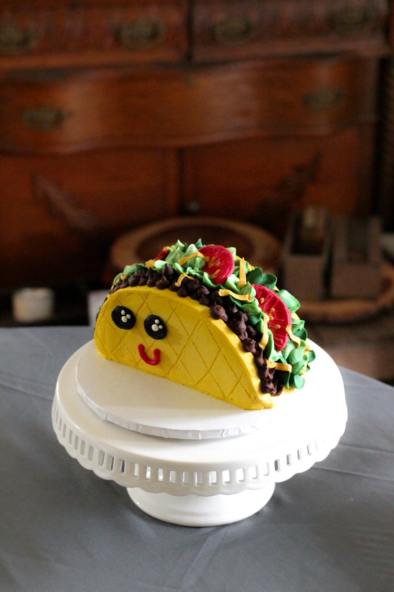 bijoussweets's tweet photo. Buttercream taco cake for the win! #cake #tacos @BuzzFeedFood @InsiderFood @MichaelsStores @abeautifulmess @foodandwine @people @travelchannel @FoodNetwork @Southern_Living @Food52 @seventeen https://t.co/yp9OMuEoiZ