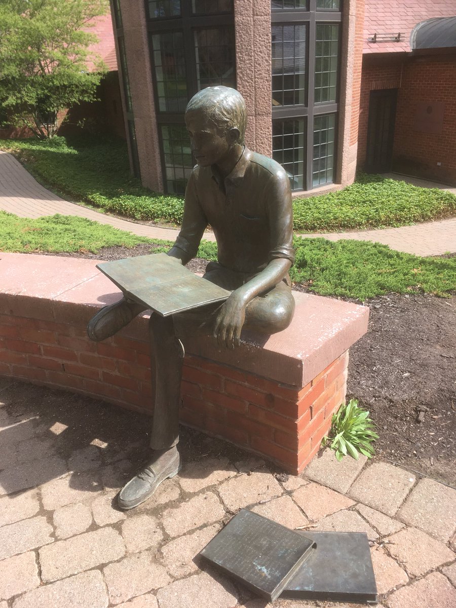 AOFHistory's tweet photo. Ran into this guy already - the real one, I mean. Billy Rose ‘88
#aofreunion https://t.co/2zcYd03Eab