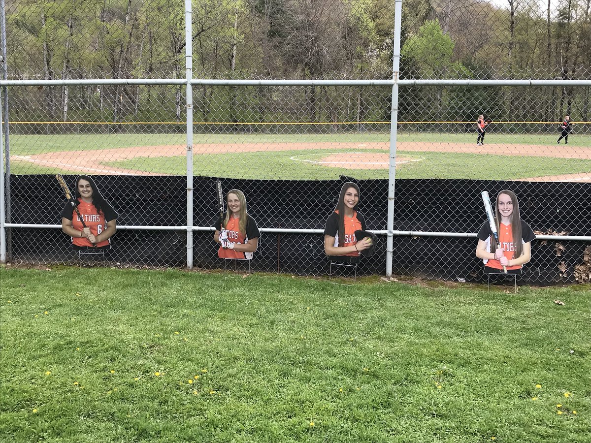 PAHSsoftball17's tweet photo. Come out to our senior night @4pm to cheer on the lady gators. Ceremonies will follow the game https://t.co/ll5Zhrtpmf