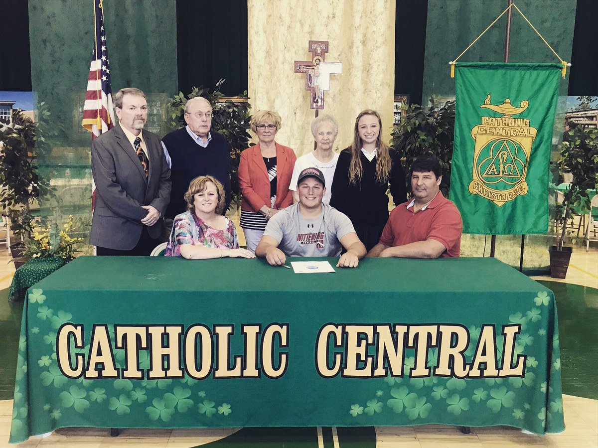 cchsboysball's tweet photo. Congratulations to Deece Catanzaro on deciding to continue his academic and athletic career at Wittenberg University. Deece will be playing football! 🍀 https://t.co/58UeIMTZfp