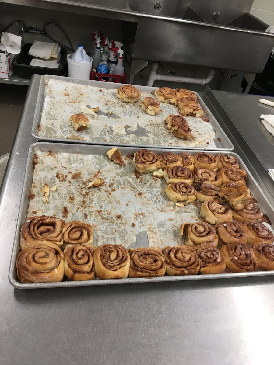 EspositoJodi's tweet photo. Thank you SES kitchen staff for the delicious cinnamon rolls! They were awesome! #seneca_elementary #senecatpc https://t.co/CaOHgfUVuc