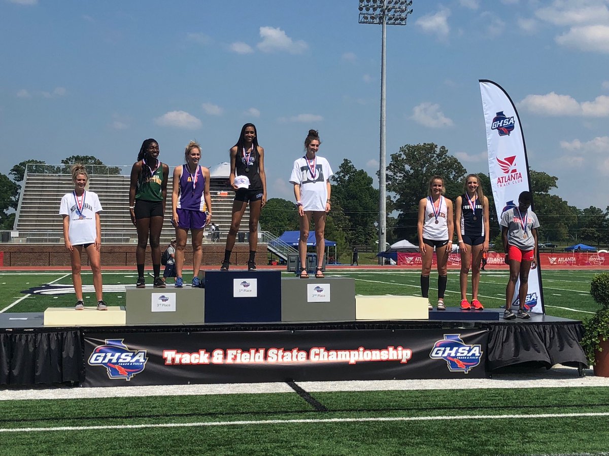 WolverineTrack's tweet photo. Taylor tied her PR at 5-0. Finishes in a tie for 6th! https://t.co/zrW1TYUWvx